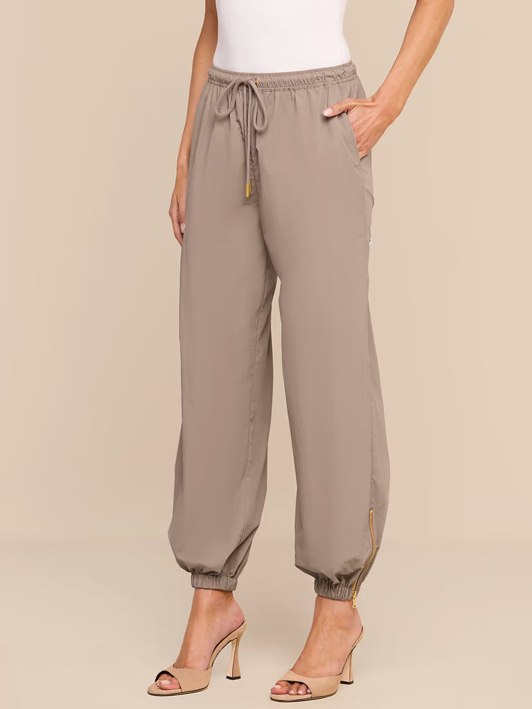 Mariko Jogger